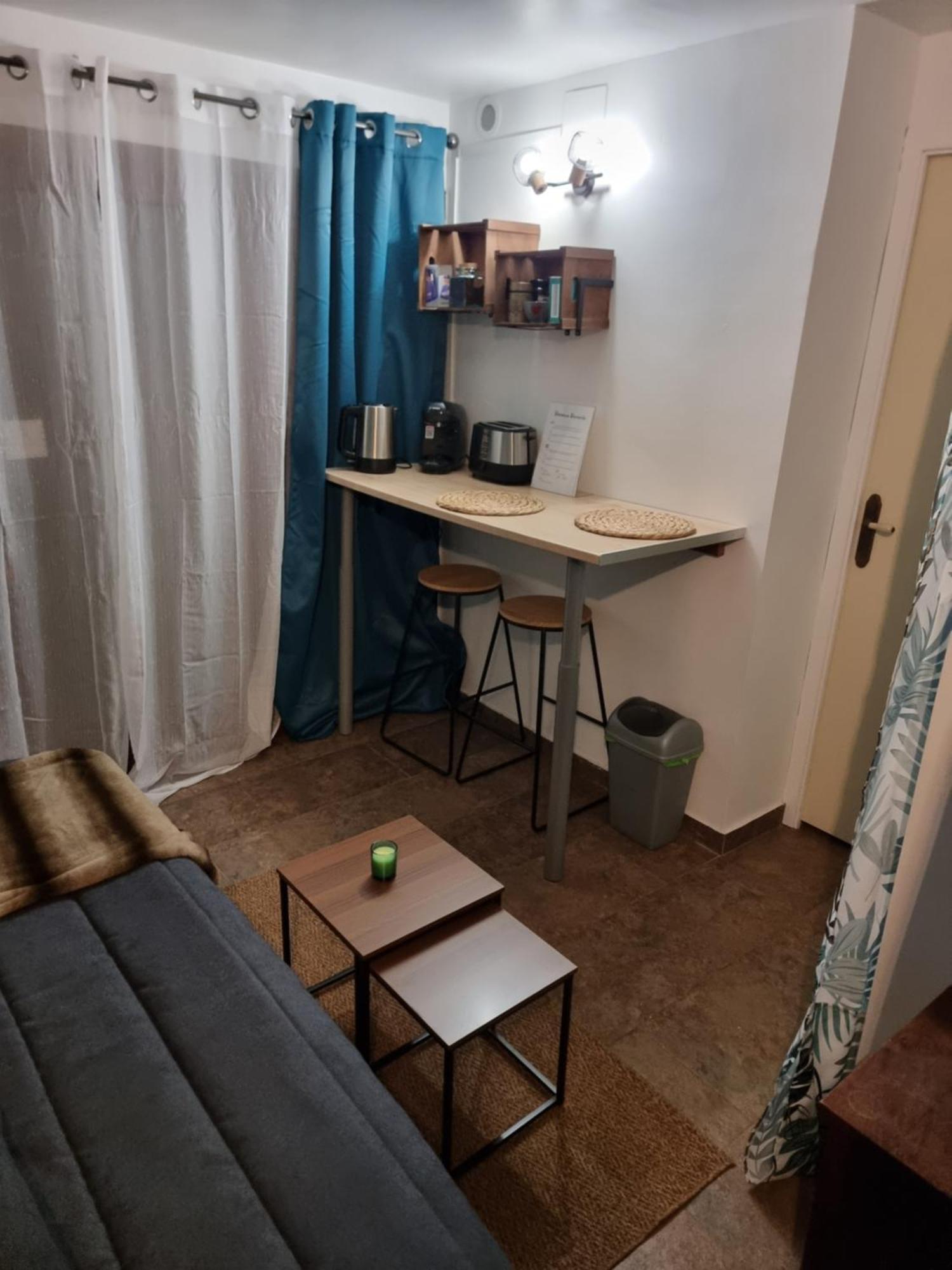 Petit Studio Cosy Saint-Pierre-dels-Forcats Exterior foto